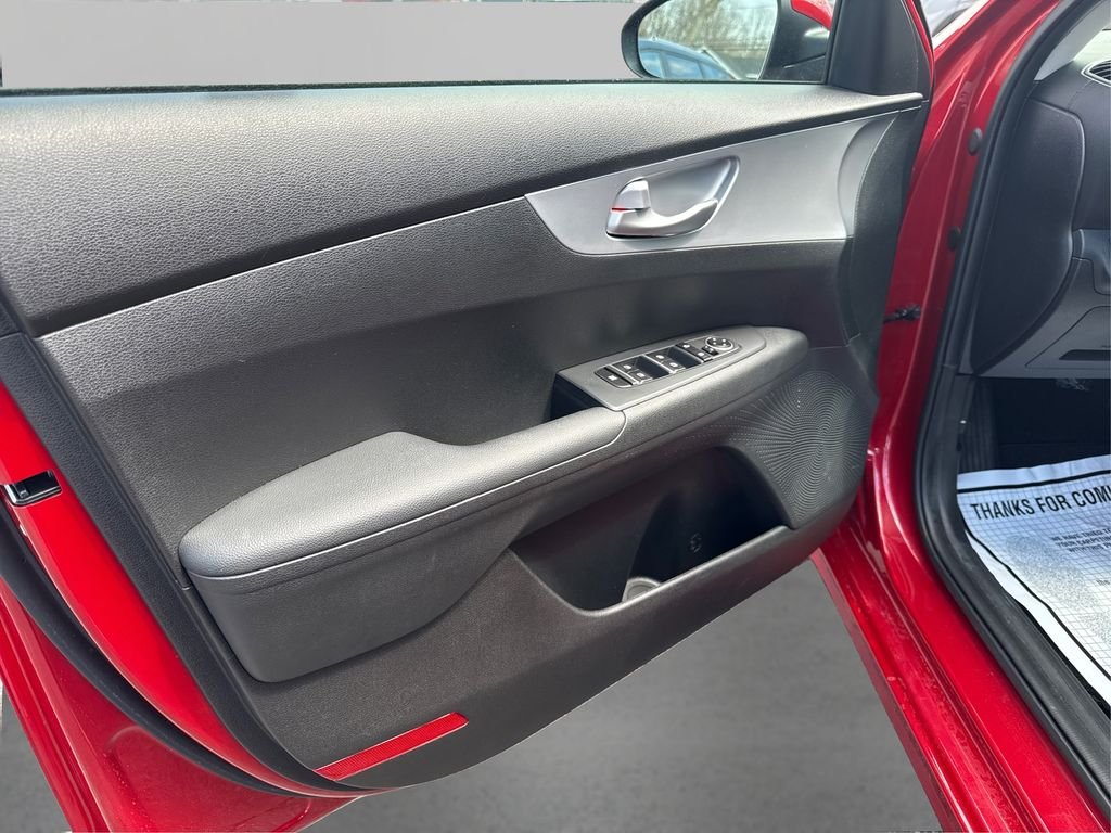 Used 2023 Red Kia LXS image 25