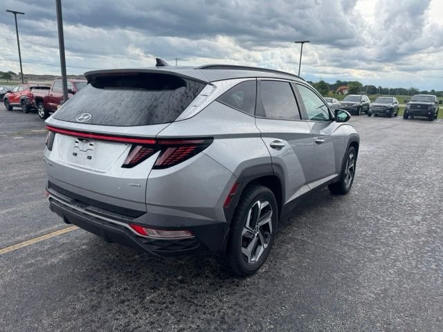 Used 2022 Shimmering Silver Hyundai SEL image 2