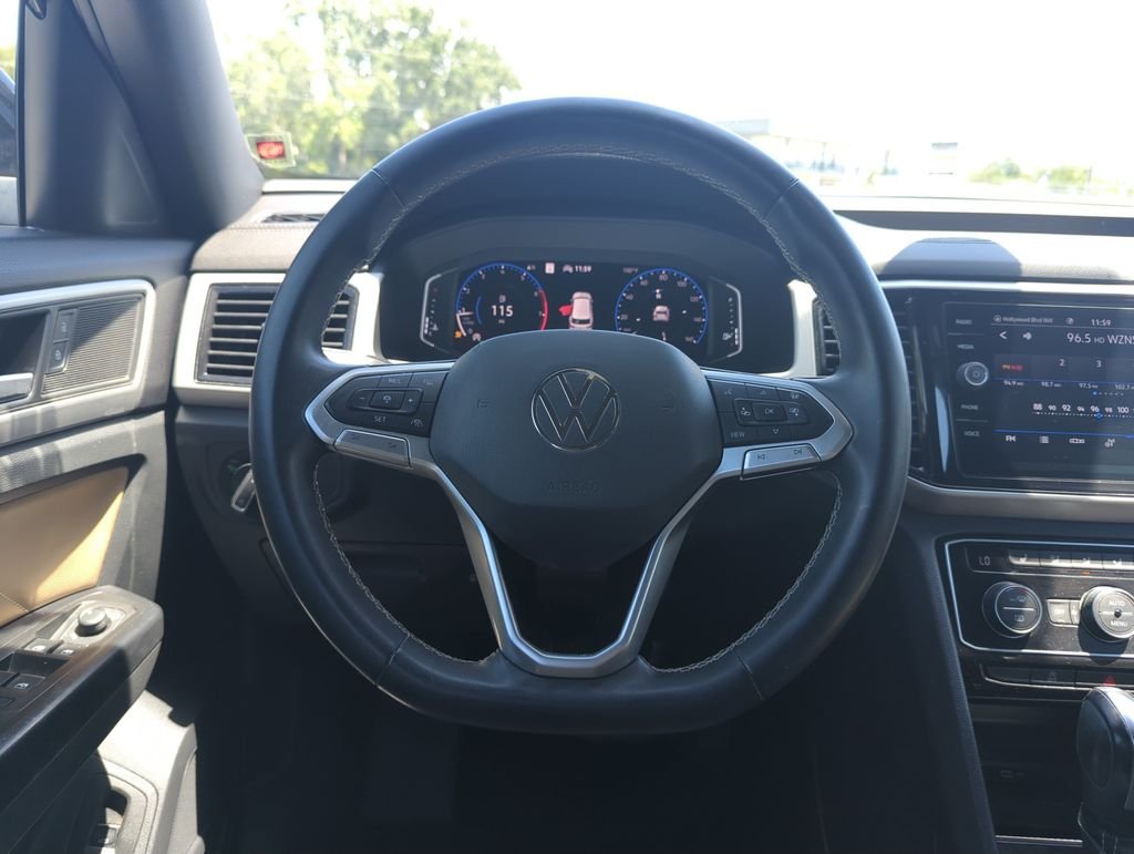 Used 2021 Black Volkswagen 3.6L V6 SEL image 17