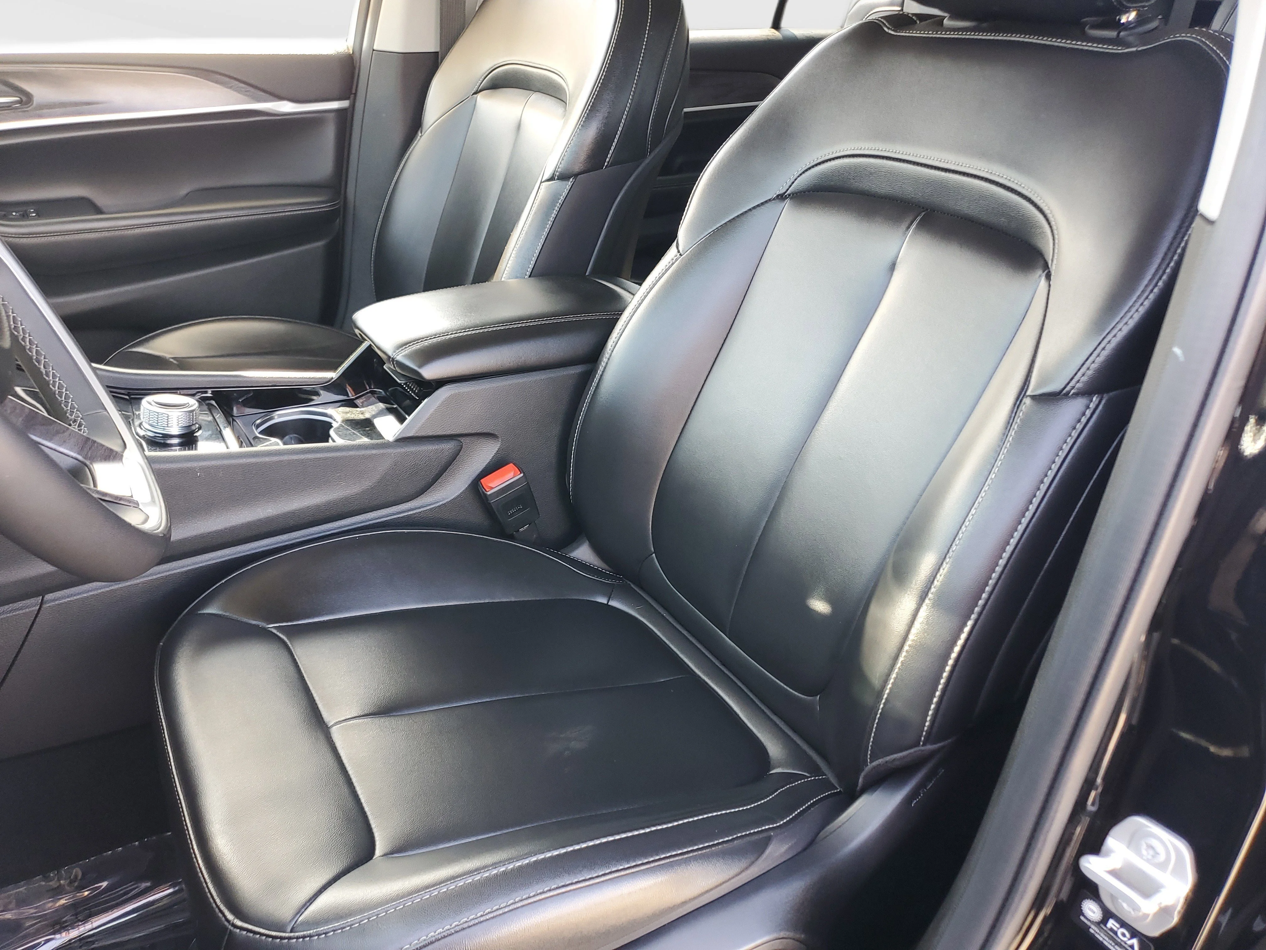 Used 2023 Black Jeep Limited image 11