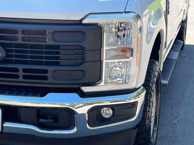 Certified Used 2026 Oxford White Ford XL image 9