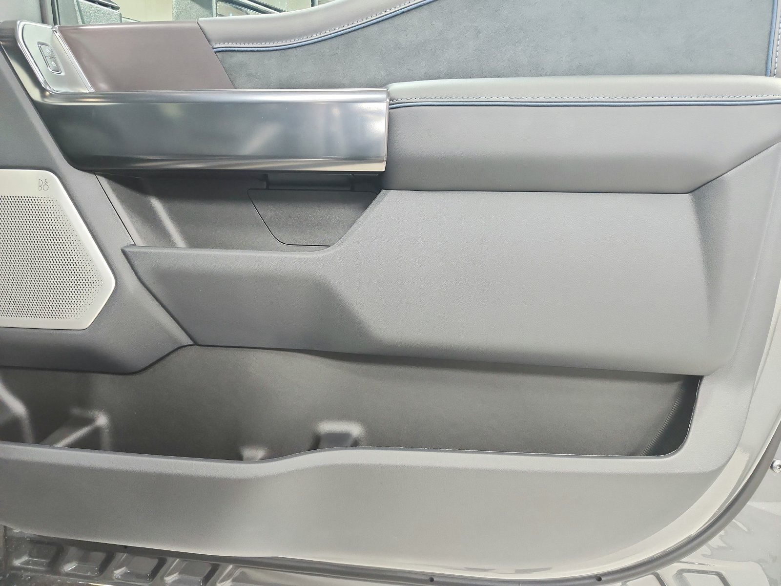 New 2027 Carbonized Gray Metallic Ford F-250® Platinum® image 43