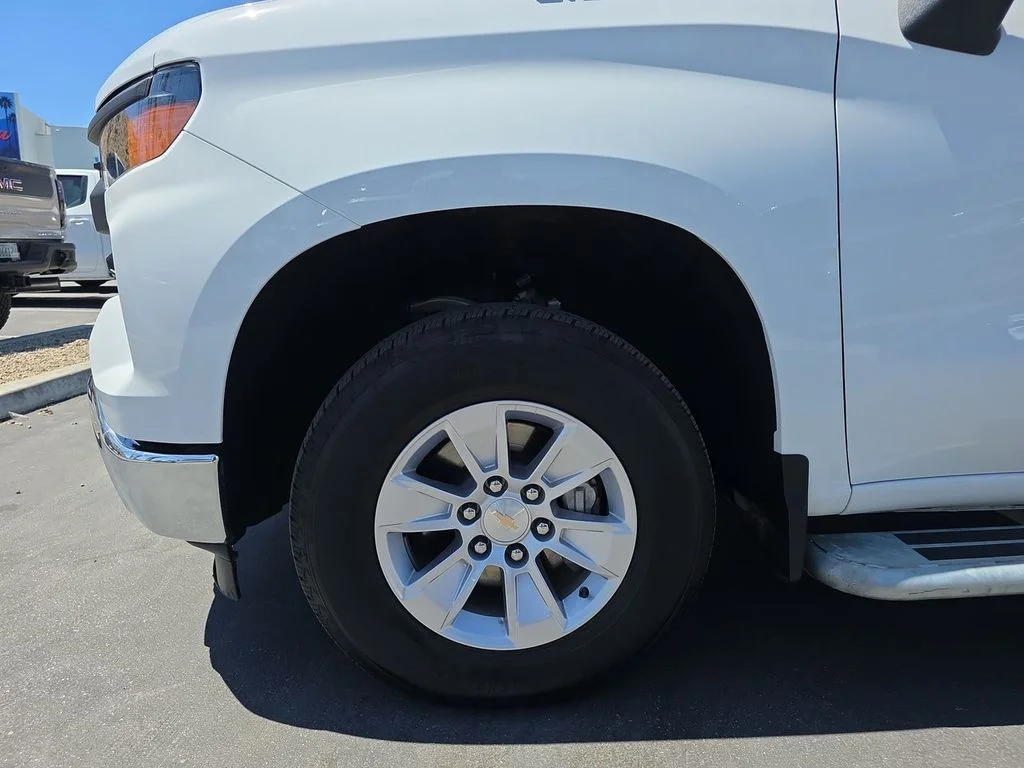 Used 2025 Summit White Chevrolet Work Truck image 34