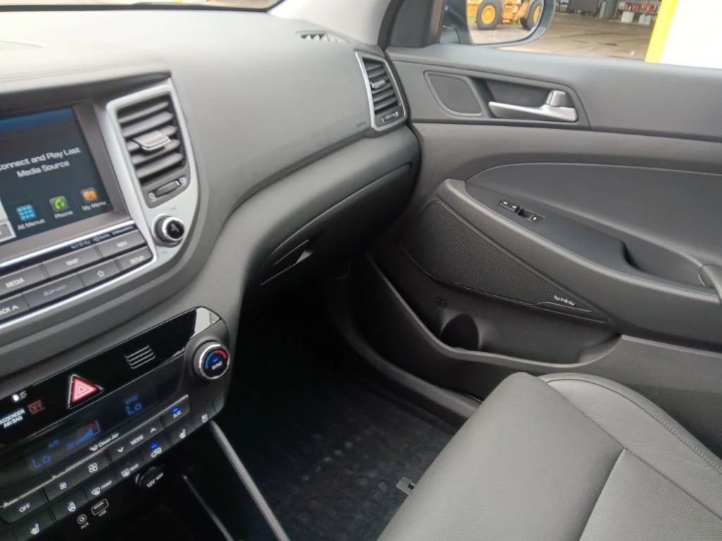 Used 2018 Molten Silver Hyundai Limited image 25