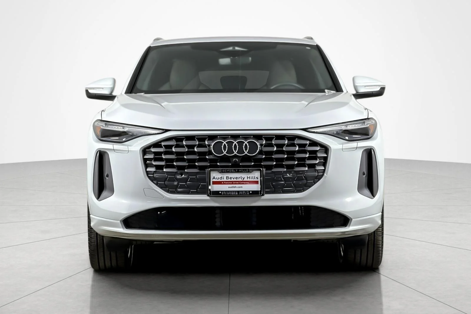 Used 2025 Glacier White Metallic Audi Premium Plus 2.0 TFSI quattro image 8