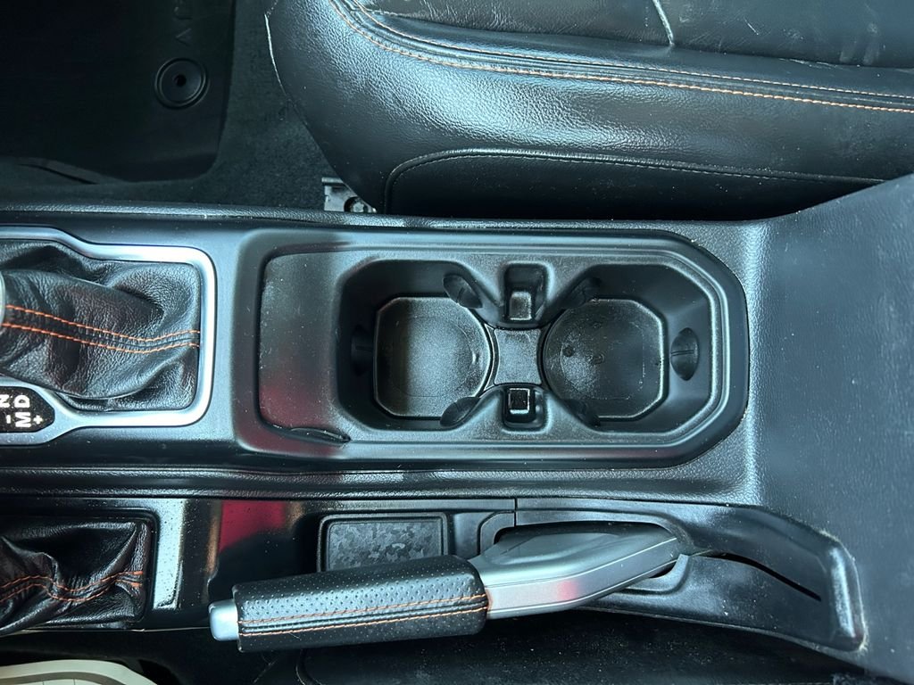 Used 2022 White Jeep Mojave image 23