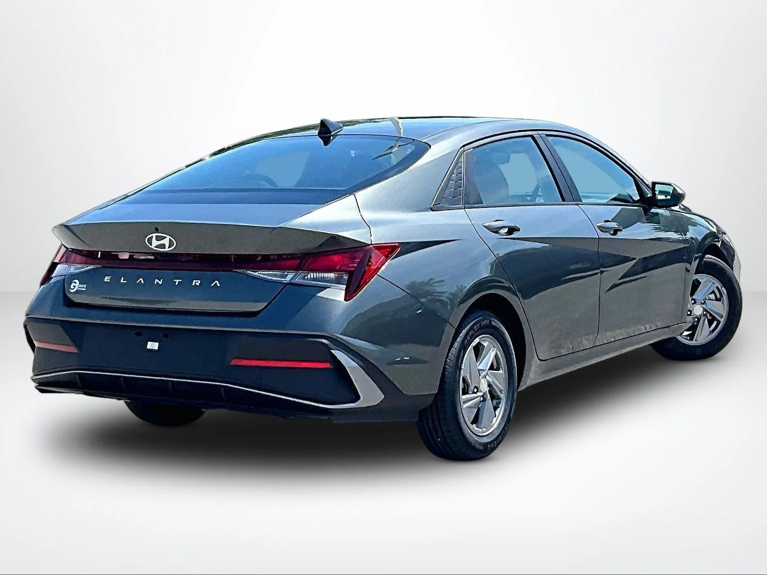 Used 2024 Gray Hyundai SE image 3