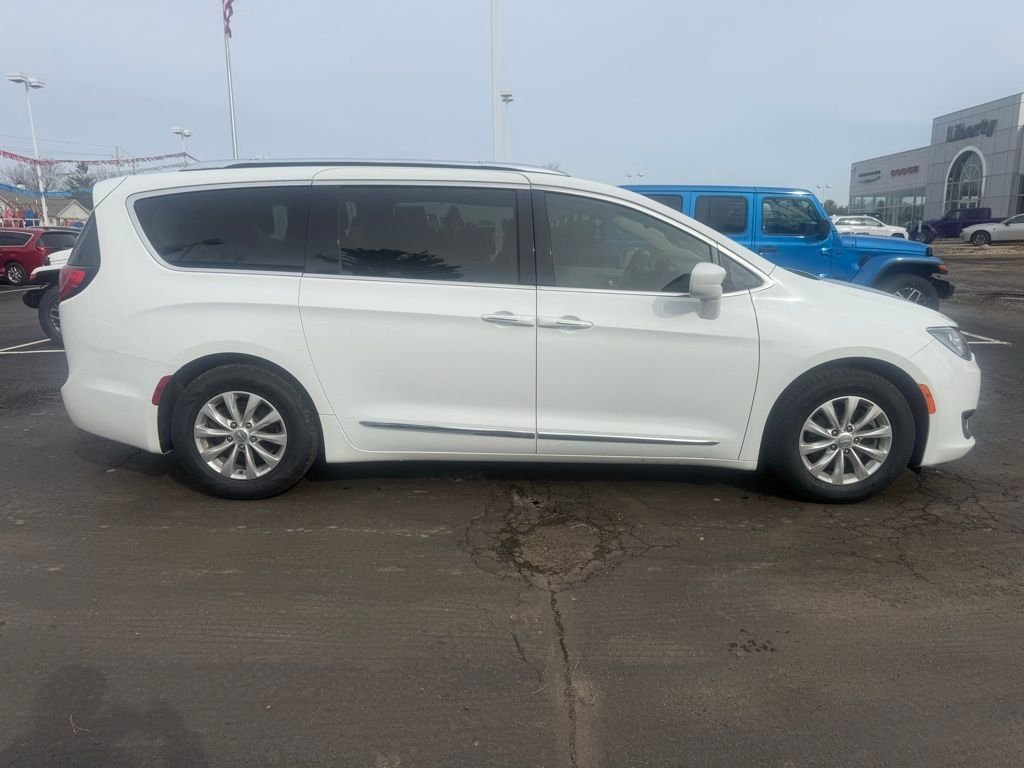 Certified 2018 Chrysler Pacifica Touring L with VIN 2C4RC1BG1JR210872 for sale in Pataskala, OH