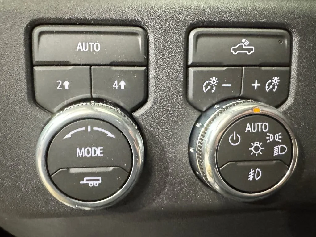 New 2026 Onyx Black GMC Elevation image 19