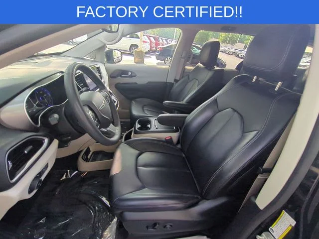 Used 2023 Black Chrysler Touring L image 16