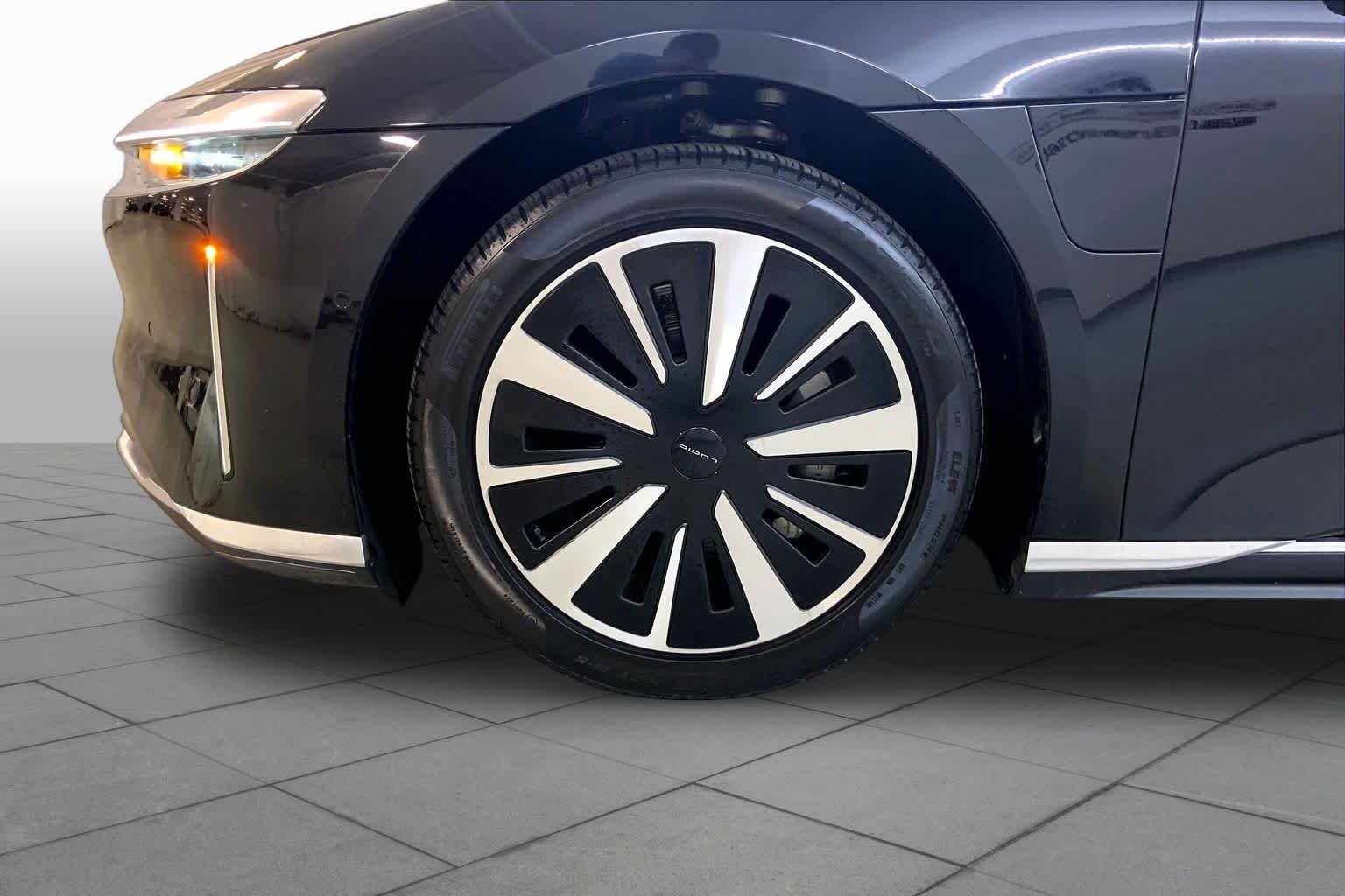 Used 2025 Quantum Grey Metallic Lucid Touring image 10