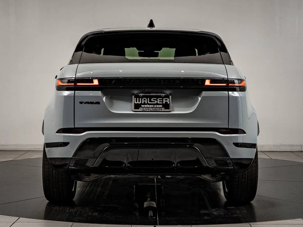 Used 2026 Arroios Grey Metallic Land Rover Dynamic image 7