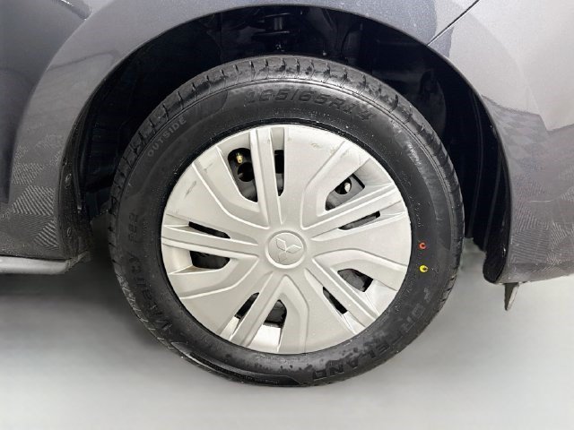 Used 2024 Graphite Gray Metallic Mitsubishi ES image 27
