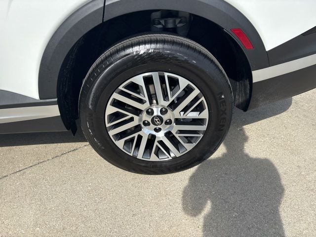New 2026 White Hyundai SEL AWD image 10