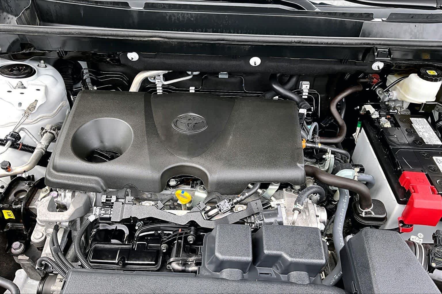 Used 2025 Ice Cap Toyota XLE image 32