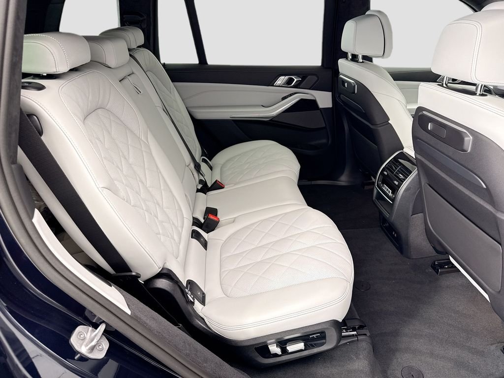 New 2027 Carbon Black Metallic BMW xDrive40i image 21