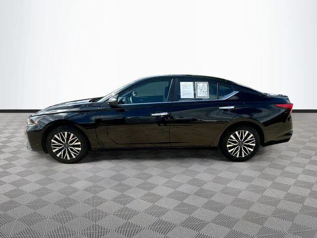 Used 2025 Black Nissan 2.5 SV image 4