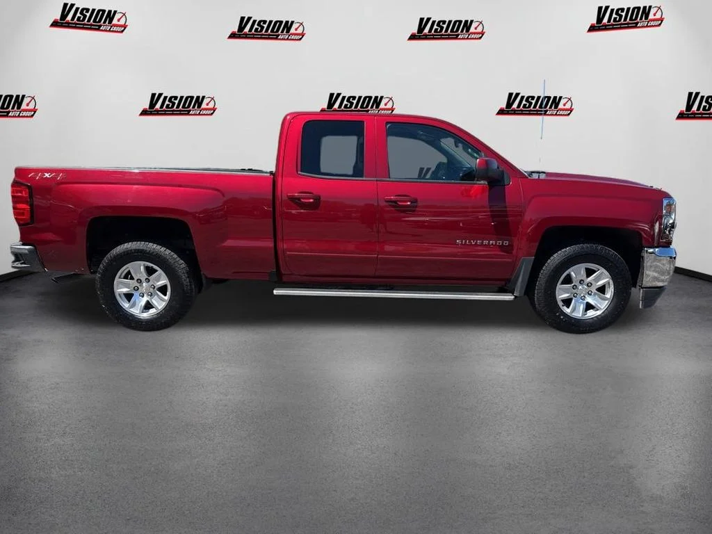 Used 2018 Red Chevrolet LT image 4