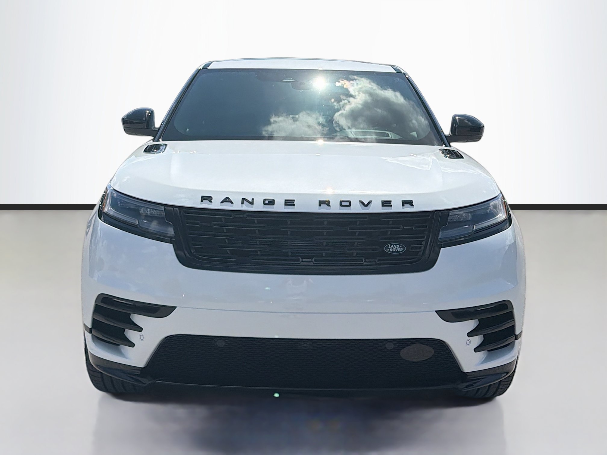 New 2026 Ostuni Pearl White Land Rover Belgravia Edition image 8