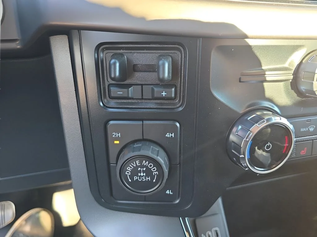 2025 Ford F-150 XLT - Photo 18