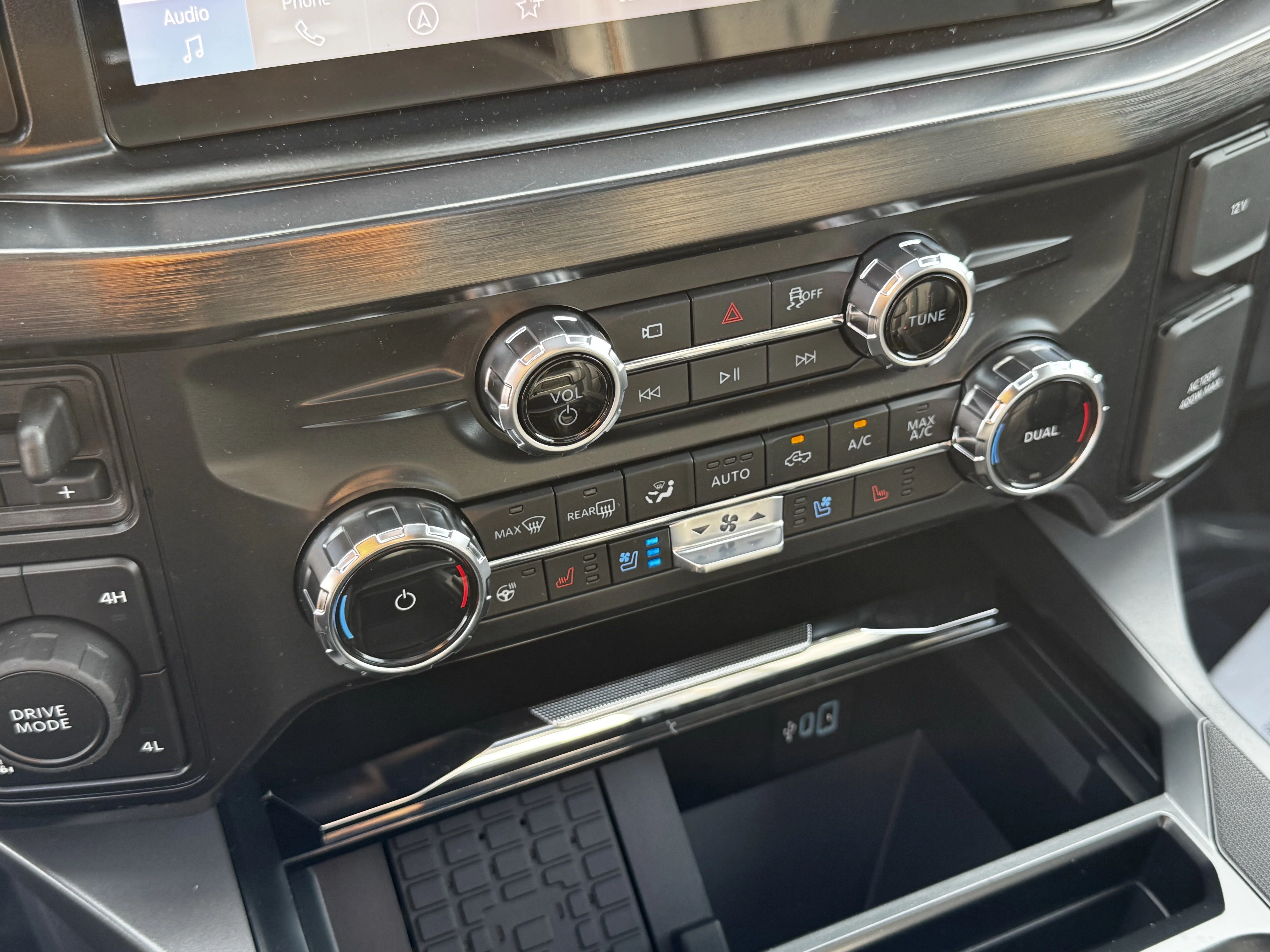 New 2026 Agate Black Metallic Ford LARIAT image 18