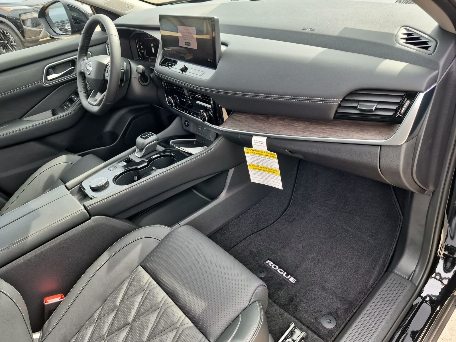 New 2026 Super Black Nissan Platinum image 31
