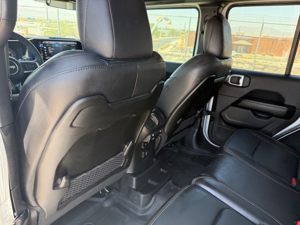 Certified Used 2024 Silver Jeep Sahara image 18