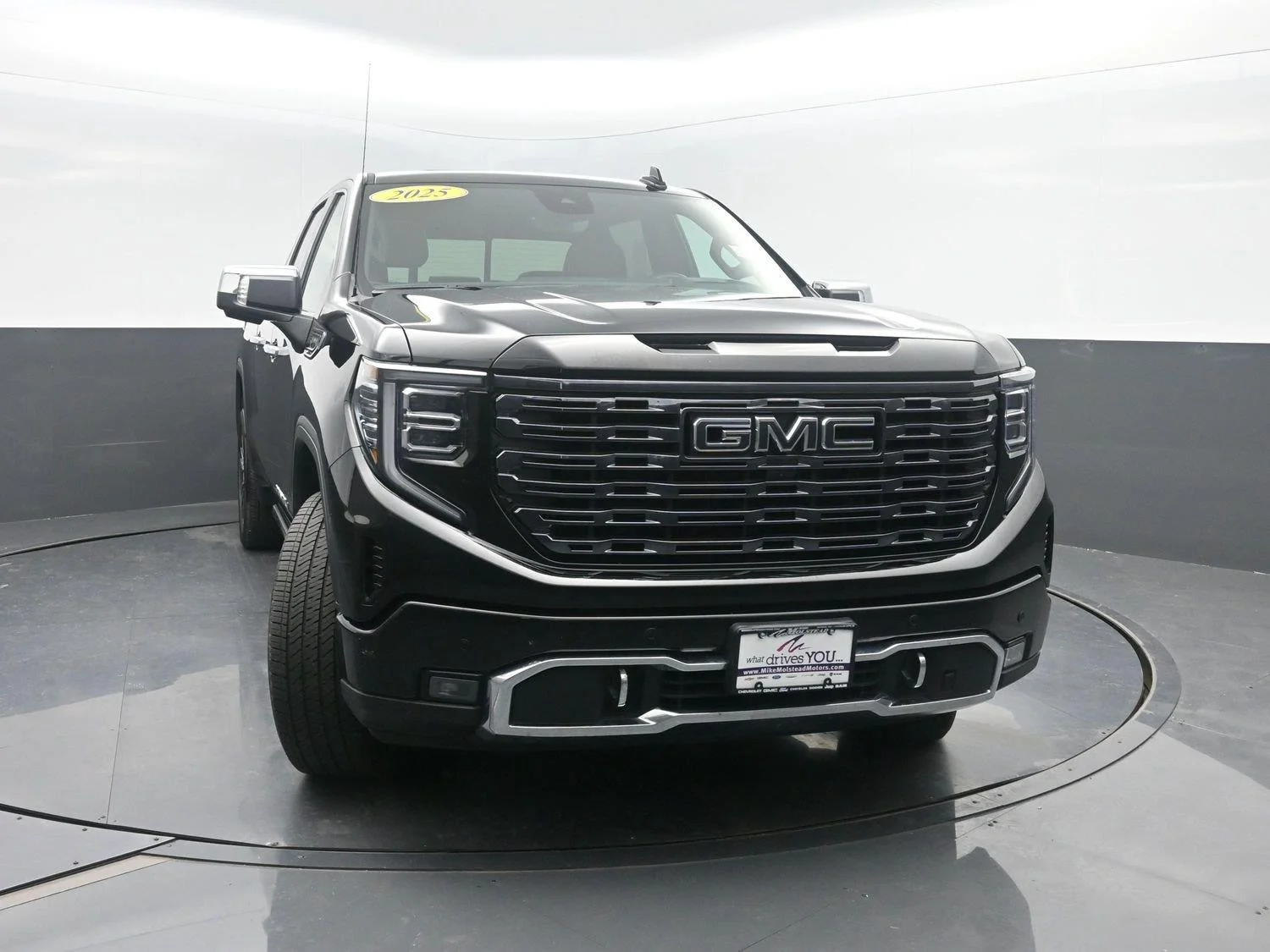 Used 2025 Onyx Black GMC Denali Ultimate image 48