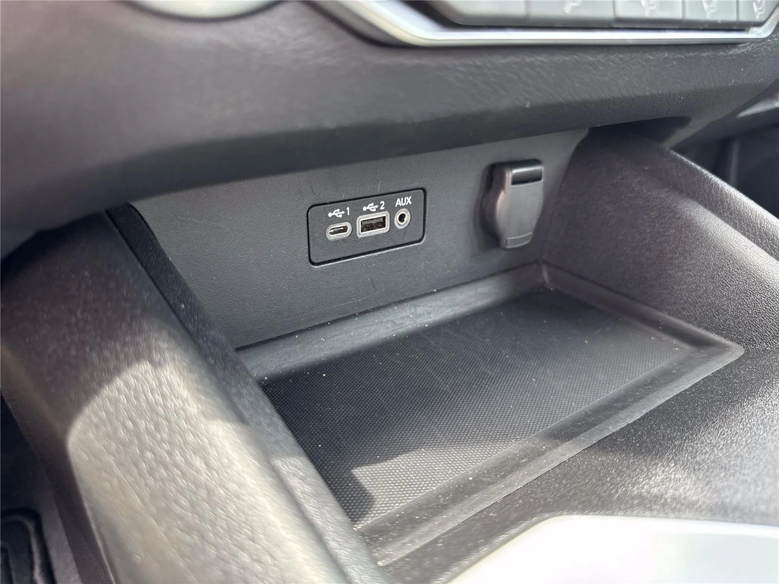 Used 2025 Gun Metallic Nissan SV image 25