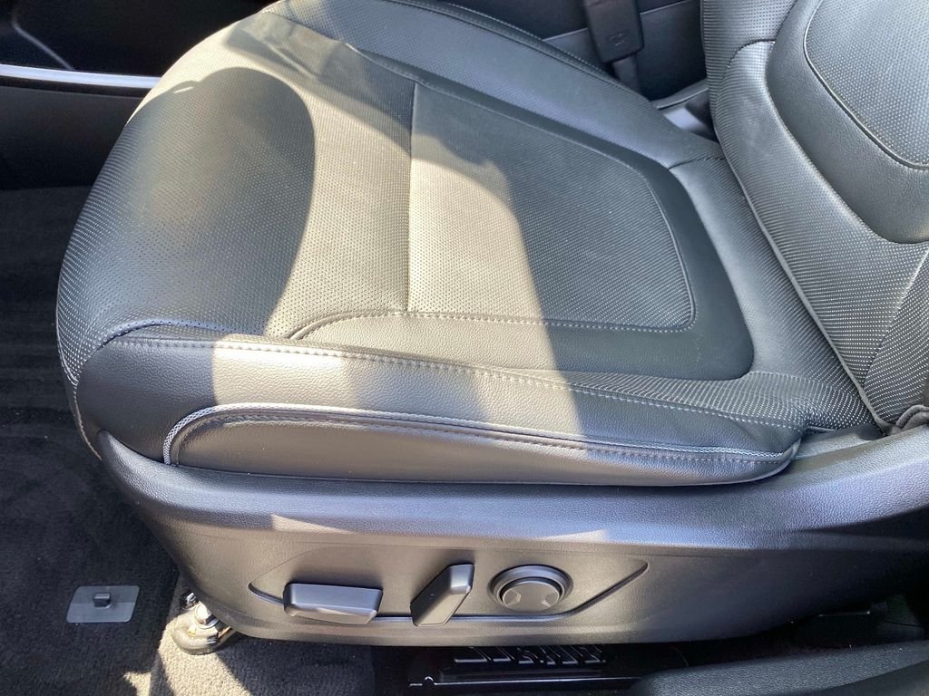 Used 2022 Gray Hyundai Limited image 21