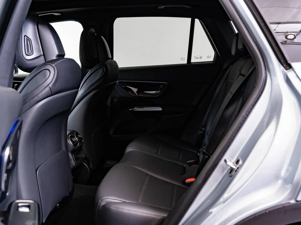 New 2026 Cirrus Silver Metallic Mercedes-Benz GLC 300 image 42