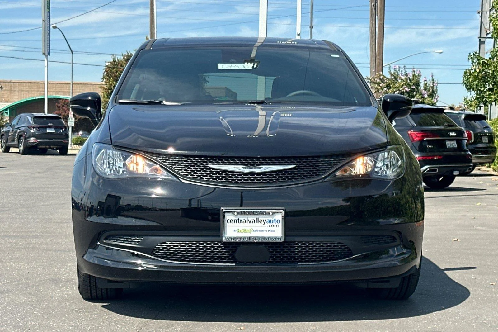 2025 Chrysler Voyager LX - Photo 9