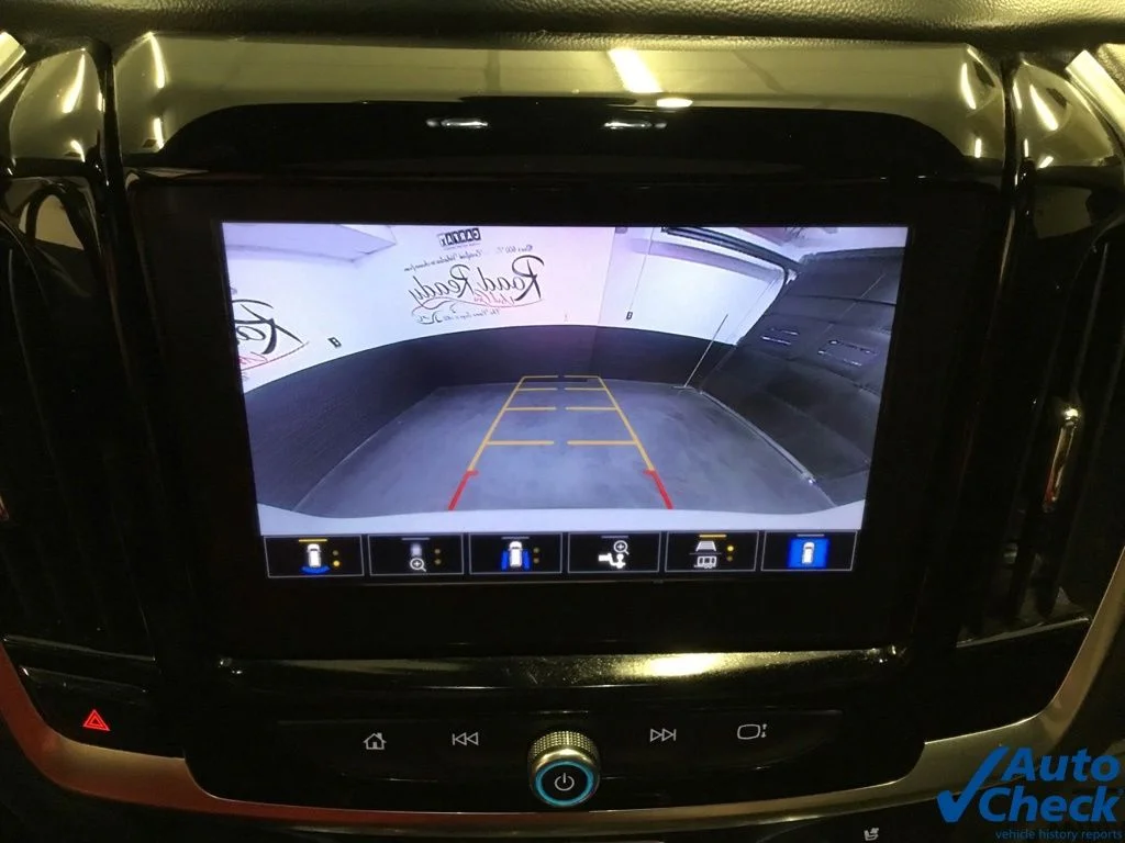 Used 2022 White Chevrolet Premier image 54