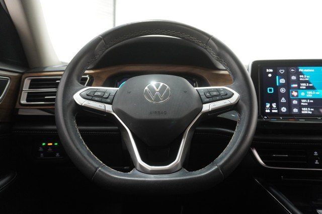 Used 2024 BLACK Volkswagen 2.0T SE w/Technology image 27