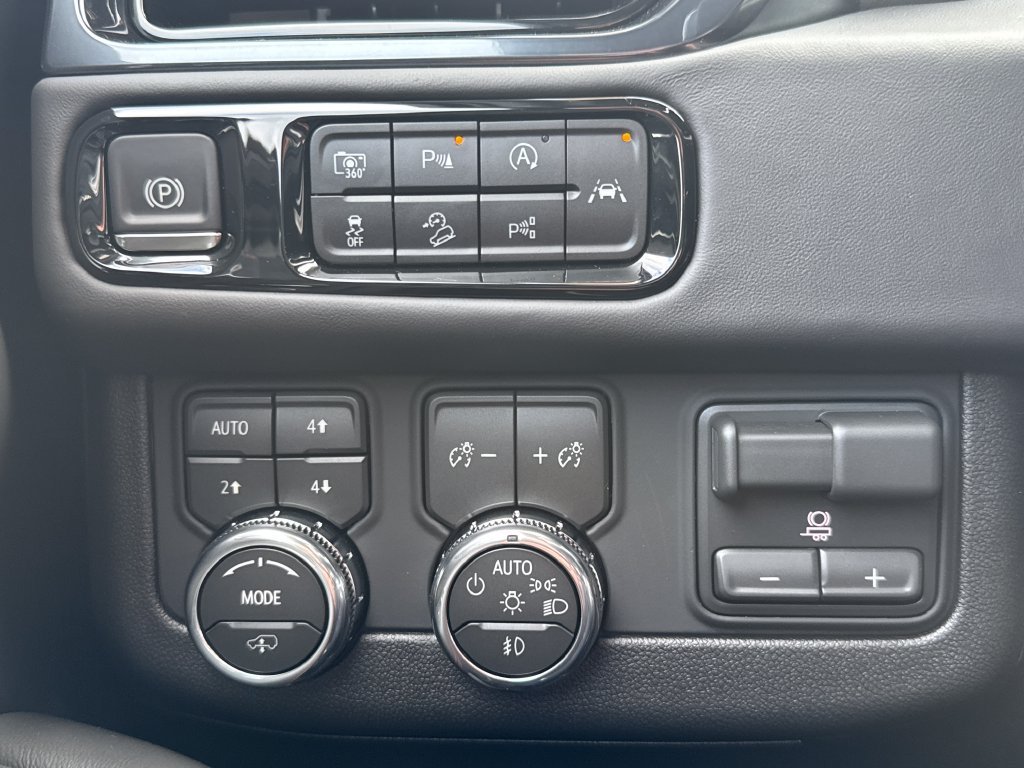 2026 GMC Yukon XL AT4 Ultimate - Photo 35