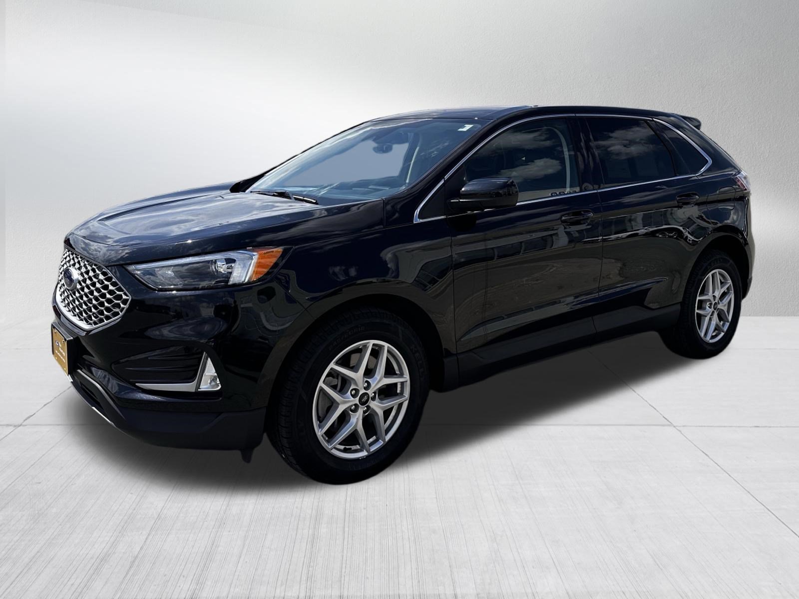 Certified Used 2024 Agate Black Metallic Ford SEL image 3