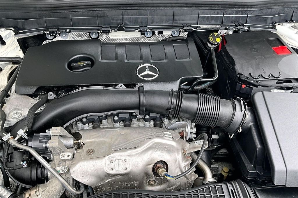 Certified Used 2023 White Mercedes-Benz GLB 250 image 9