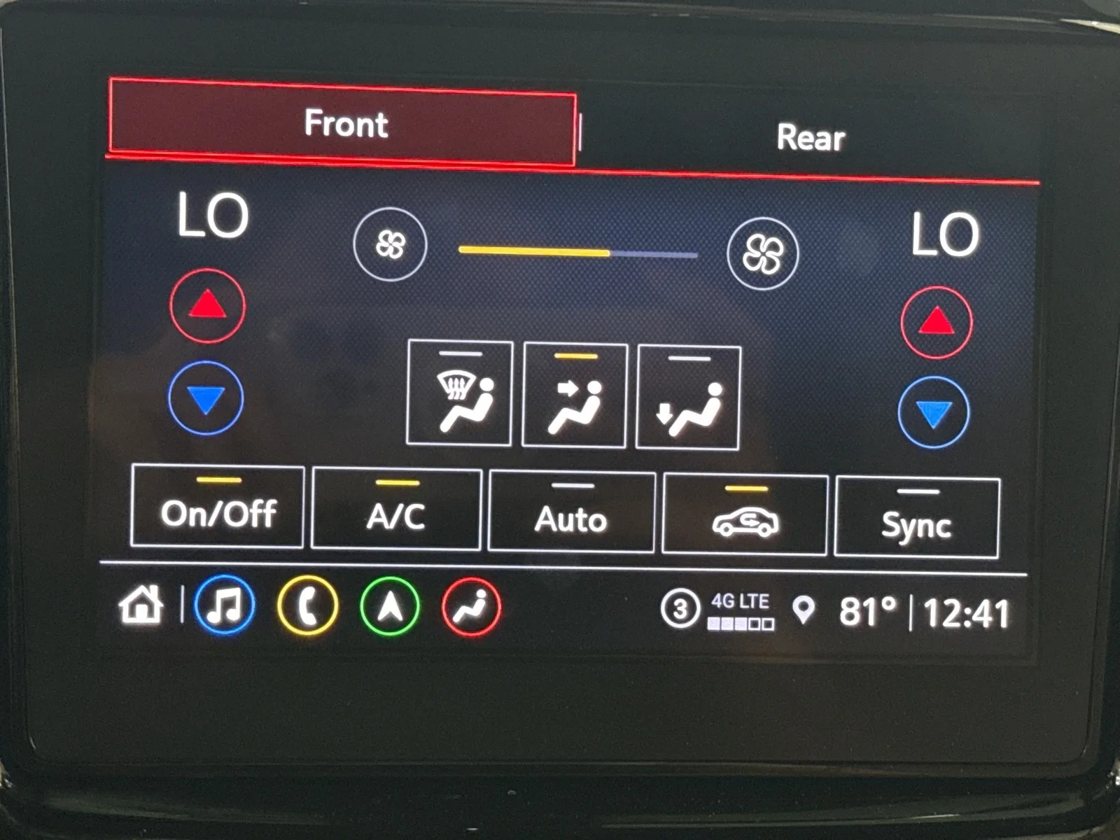 Used 2023 Iridescent Pearl Tricoat Chevrolet Premier FWD image 18