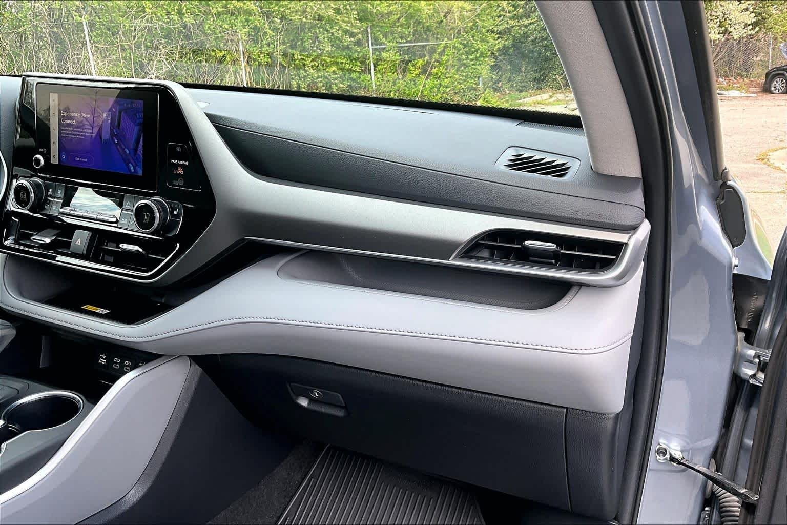 2023 Toyota Highlander XLE - Photo 19