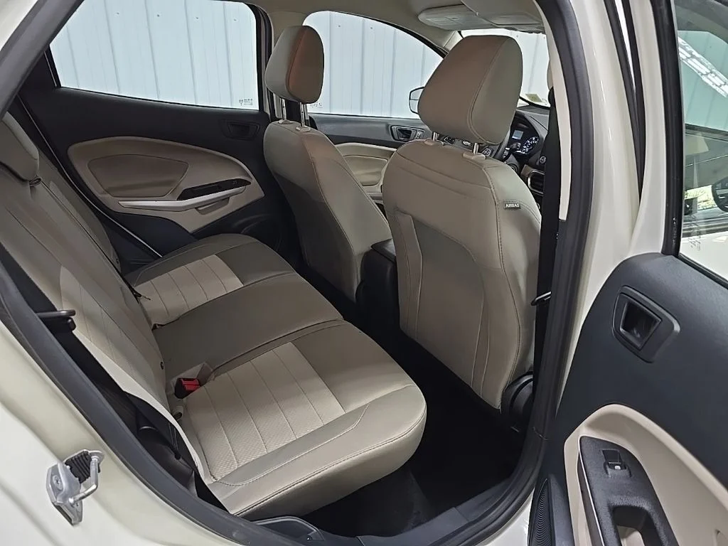 Used 2022 White Ford S image 21