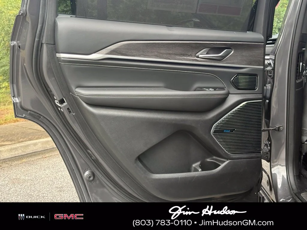 Used 2021 Gray Jeep Overland 4x4 image 24
