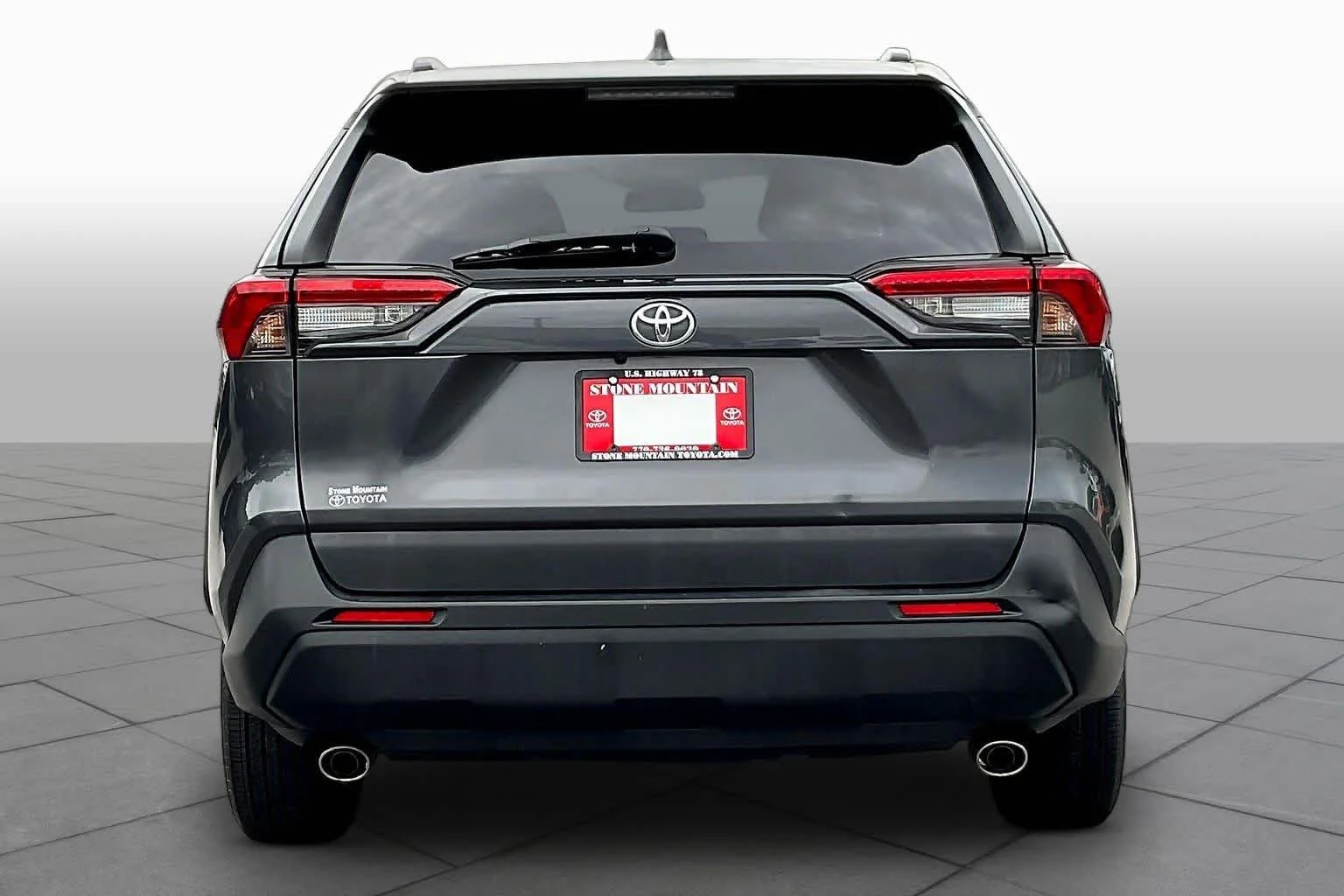 Used 2021 Magnetic Gray Metallic Toyota XLE image 5
