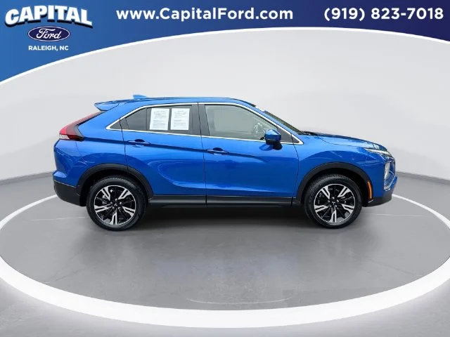 Used 2025 Blue Mitsubishi SE image 9