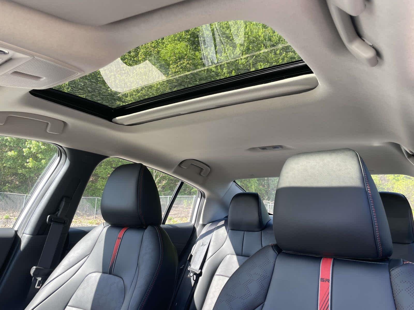 New 2026 Aspen White Tricoat/Super Black Nissan SR image 5