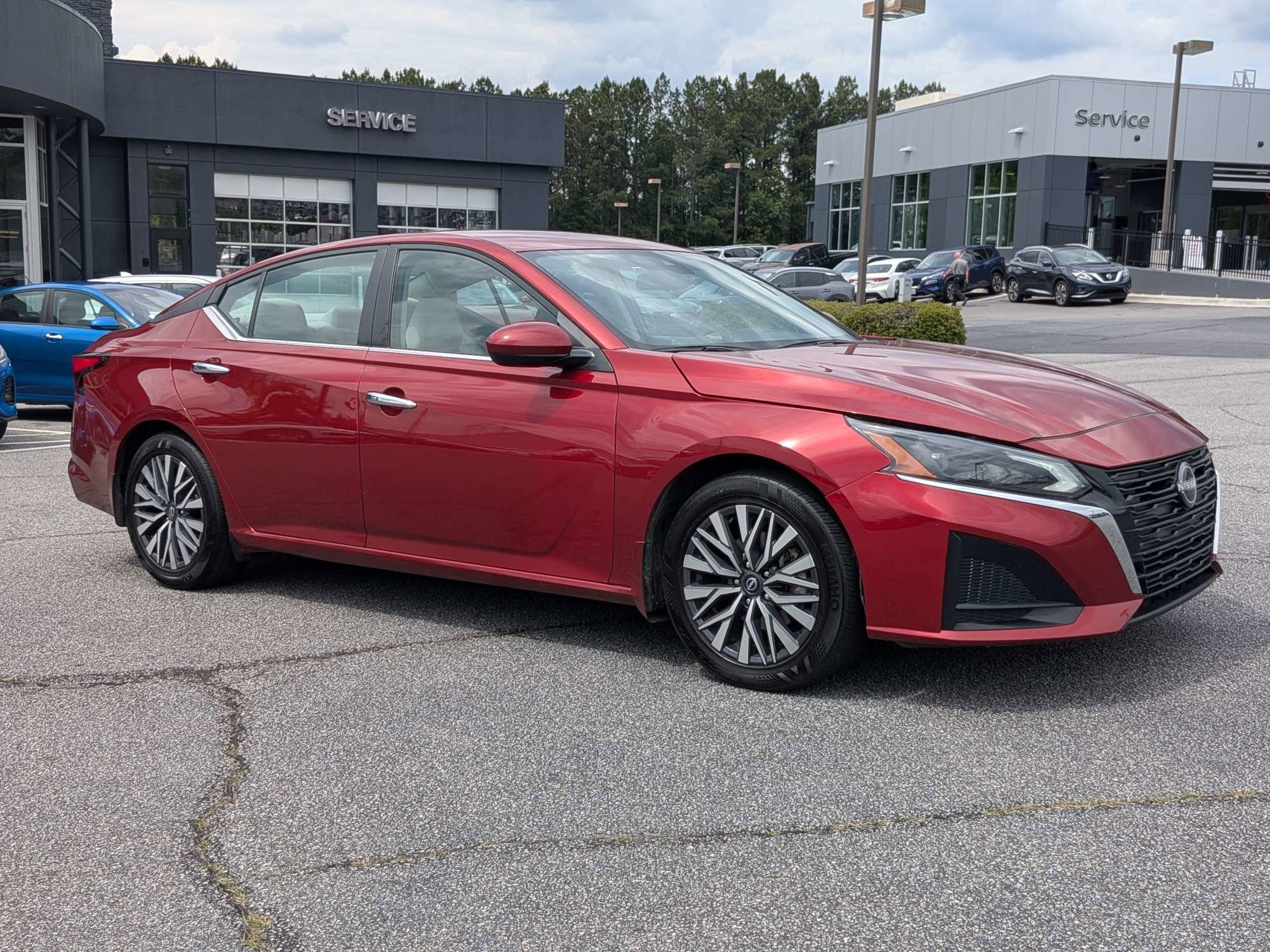 Used 2023 Red Nissan 2.5 SV image 1
