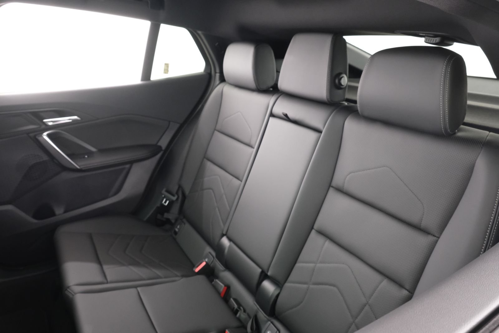 New 2026 Jet Black BMW xDrive28i image 31