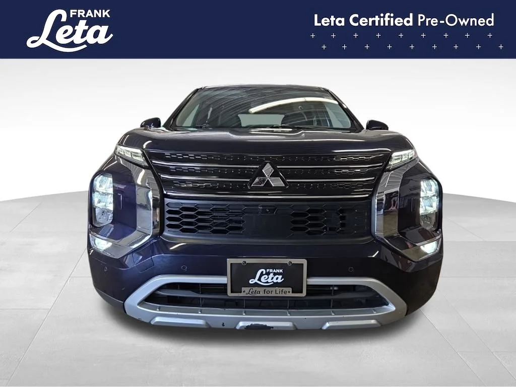 Used 2022 Blue Mitsubishi SE image 9