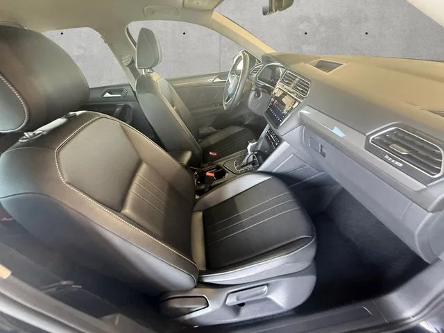 Used 2024  Volkswagen 2.0T SE image 24