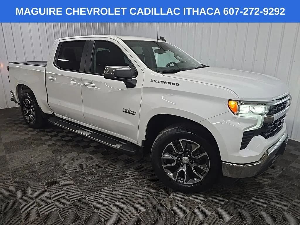 Used 2022 Summit White Chevrolet LT image 7