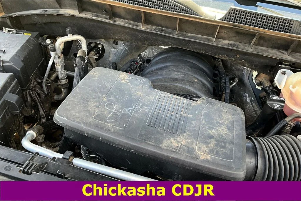 Used 2020 Gray Chevrolet LT image 31